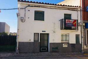 房子 出售 进入 Casco Urbano, Navas del Rey, Madrid. 