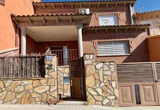 Cluster house for sale in Almorox, Toledo. 
