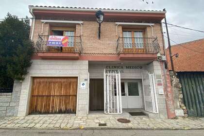 Dorpswoningen verkoop in Casco Urbano, Navas del Rey, Madrid. 